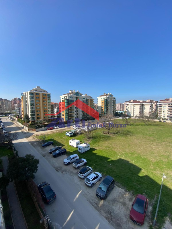 ARTI'DAN ÖZLÜCE'NİN MERKEZİNDE SATILIK HAVUZLU 3+1 DAİRE