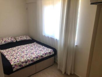 DİDİM ALTINKUM MAHALLESİ' NDE HAVUZLU SİTE İÇERİSİNDE ASANSÖRLÜ 2. KATTA 2+1 EŞYALI SATILIK DAİRE