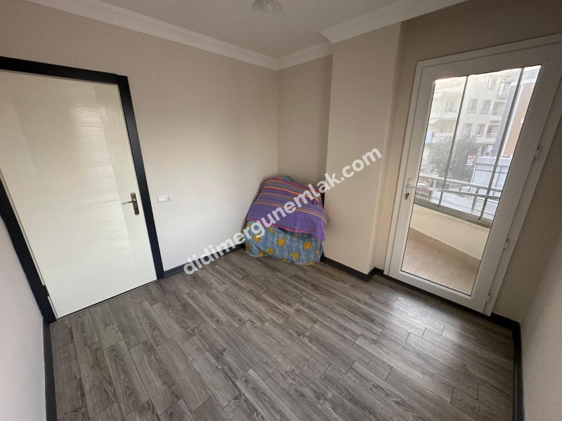 DİDİM EFELER MAHALLESİ' NDE DÜKKAN ÜSTÜ 1.KAT 3+1 SATILIK DAİRE