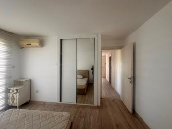 KÜÇÜK KAYMAKLI'DA 2+1 EŞYALI SATILIK DAİRE 