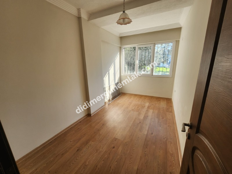 DİDİM EFELER MAHALLESİ’ NDE ÇARŞI MERKEZE YAKIN YÜKSEK GİRİŞ KAT 3+1 AYRI MUTFAK SATILIK DAİRE