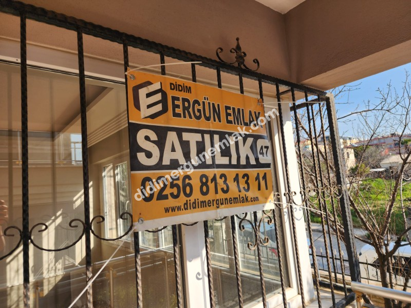 DİDİM EFELER MAHALLESİ’ NDE ÇARŞI MERKEZE YAKIN YÜKSEK GİRİŞ KAT 3+1 AYRI MUTFAK SATILIK DAİRE