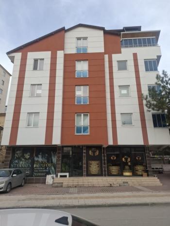 GÜVENAY - ÇORUM YAVRUTURNA MAH. EMEK CADDESİ ÜZERİ 3+1 KİRALIK DAİRE