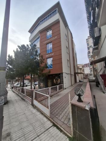 GÜVENAY - ÇORUM YAVRUTURNA MAH. EMEK CADDESİ ÜZERİ 3+1 KİRALIK DAİRE