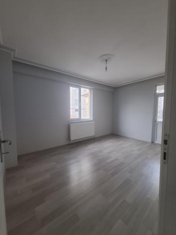 GÜVENAY - ÇORUM YAVRUTURNA MAH. EMEK CADDESİ ÜZERİ 3+1 KİRALIK DAİRE