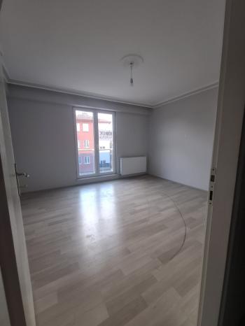 GÜVENAY - ÇORUM YAVRUTURNA MAH. EMEK CADDESİ ÜZERİ 3+1 KİRALIK DAİRE