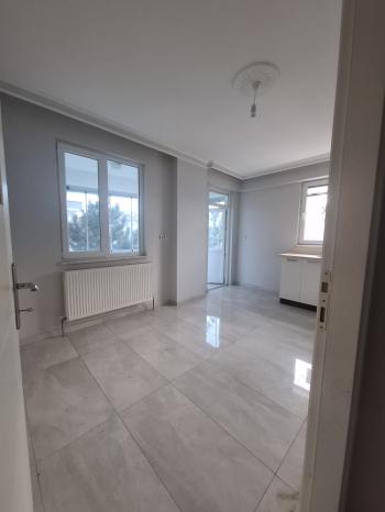 GÜVENAY - ÇORUM YAVRUTURNA MAH. EMEK CADDESİ ÜZERİ 3+1 KİRALIK DAİRE