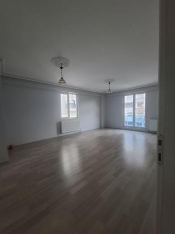 GÜVENAY - ÇORUM YAVRUTURNA MAH. EMEK CADDESİ ÜZERİ 3+1 KİRALIK DAİRE