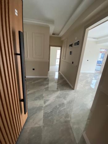 GÜVENAY - ÇORUM BAHÇELİEVLER MAH. CUMARTESİ PAZARI CİVARI 3+1 SATILIK DAİRE