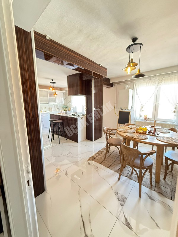 AFYON ÜÇOK EMLAKTAN CUMHURİYET MAH LÜX DUBLEX 4+1 DAİRE 