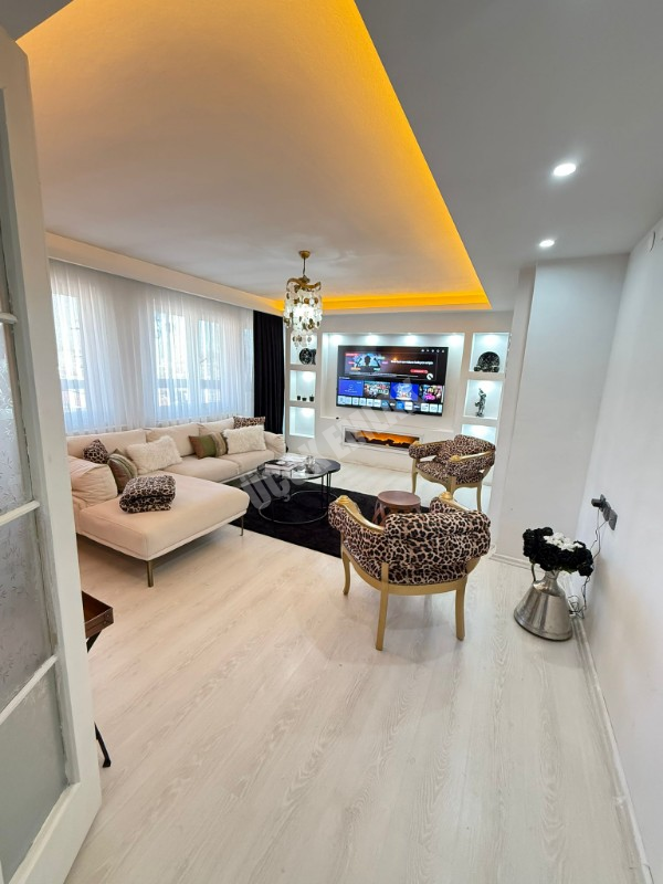 AFYON ÜÇOK EMLAKTAN CUMHURİYET MAH LÜX DUBLEX 4+1 DAİRE 