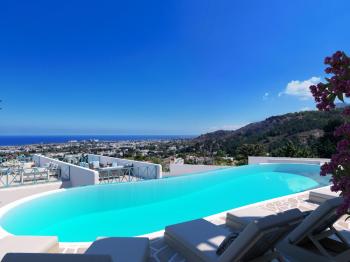 KKTC Girne Lapta'da Santorini Mimarisini Yaşayabileceğiniz Muhteşem Manzaralı Satılık 2+1 Ultra Lüks Daireler