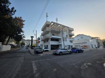 KKTC Girne Merkezde Ticari İzinli Satılık Apartmanlık Arsa