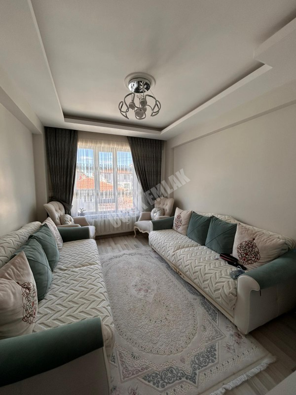 AFYON ÜÇOK EMLAKTAN HOCA AHMET YASEVİ MAH 3+1 115M² TEMİZ BAKIMLI SATILIK DAİRE 