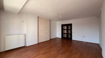 Elmas’tan Yeni Mh.’de Cepheleri Açık Ferah Bağımsız Mutfak 3+1