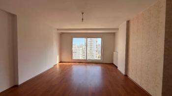 Elmas’tan Yeni Mh.’de Cepheleri Açık Ferah Bağımsız Mutfak 3+1