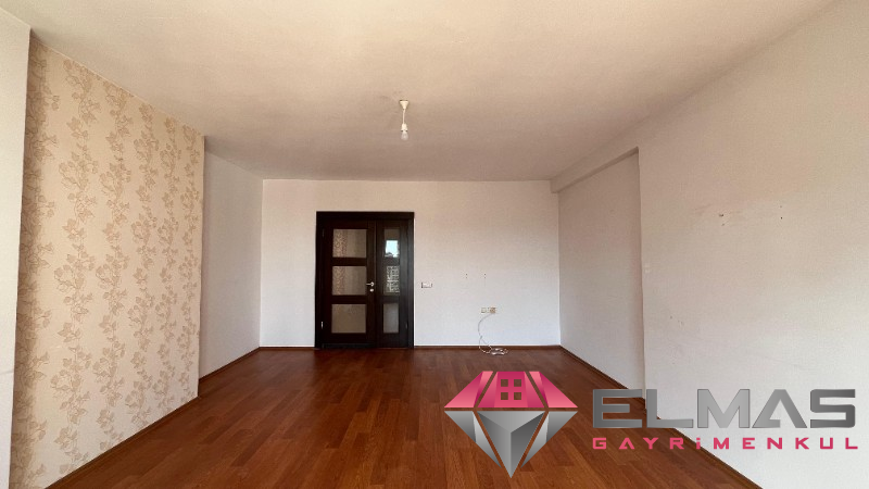 Elmas’tan Yeni Mh.’de Cepheleri Açık Ferah Bağımsız Mutfak 3+1