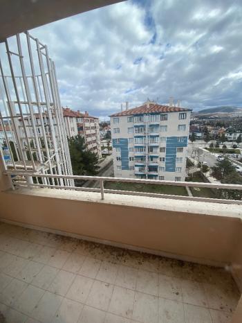 GÜVENAY - ÇORUM BUHARAEVLER MAH. PERŞEMBE  PAZARI CİVARI SATILIK 3+1  DAİRE
