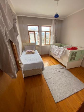 GÜVENAY - ÇORUM BUHARAEVLER MAH. PERŞEMBE  PAZARI CİVARI SATILIK 3+1  DAİRE