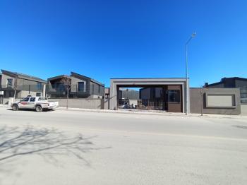 Güvenay - Çorum Üçtutlar Mahallesi Binevler 1. Caddesi Üzeri Satılık 6+1 Villa