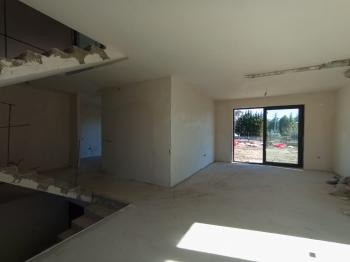 Güvenay - Çorum Üçtutlar Mahallesi Binevler 1. Caddesi Üzeri Satılık 6+1 Villa