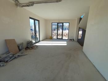 Güvenay - Çorum Üçtutlar Mahallesi Binevler 1. Caddesi Üzeri Satılık 6+1 Villa