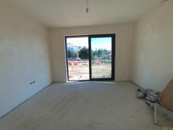 Güvenay - Çorum Üçtutlar Mahallesi Binevler 1. Caddesi Üzeri Satılık 6+1 Villa