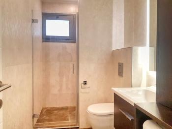 KKTC Girne Merkezde Site İçerisinde Deniz Manzaralı Satılık 2+1 Eşyalı Daire