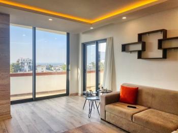 KKTC Girne Merkezde Site İçerisinde Deniz Manzaralı Satılık 2+1 Eşyalı Daire