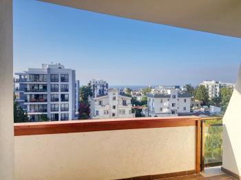 KKTC Girne Merkezde Site İçerisinde Deniz Manzaralı Satılık 2+1 Eşyalı Daire