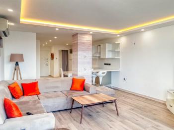 KKTC Girne Merkezde Site İçerisinde Deniz Manzaralı Satılık 2+1 Eşyalı Daire