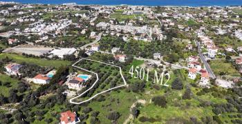 Kuzey Kıbrıs Lapta Bölgesinde Kesintisiz Deniz Manzaralı 4501 M2 Satılık Arazi 