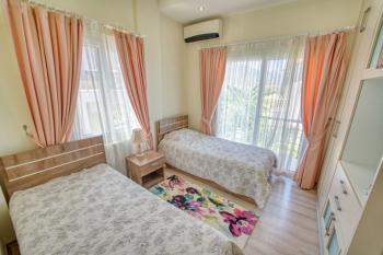 KKTC Girne Alsancak'ta Denize Yakın Satılık 4+1 Havuzlu Özel Villa