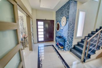 KKTC Girne Alsancak'ta Denize Yakın Satılık 4+1 Havuzlu Özel Villa