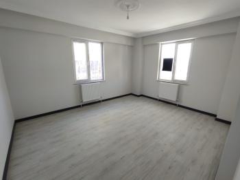 GÜVENAY - ÇORUM GÜLABİBEY EKİN CADDESİ ÜZERİ 2+1 SATILIK DAİRE