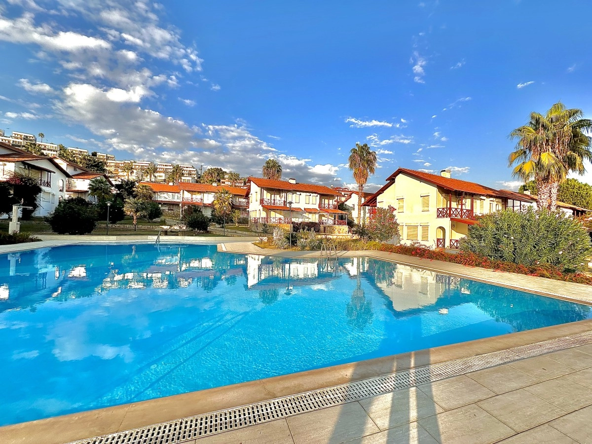 Demirtas 3+1 Duplex Villa Near Sea