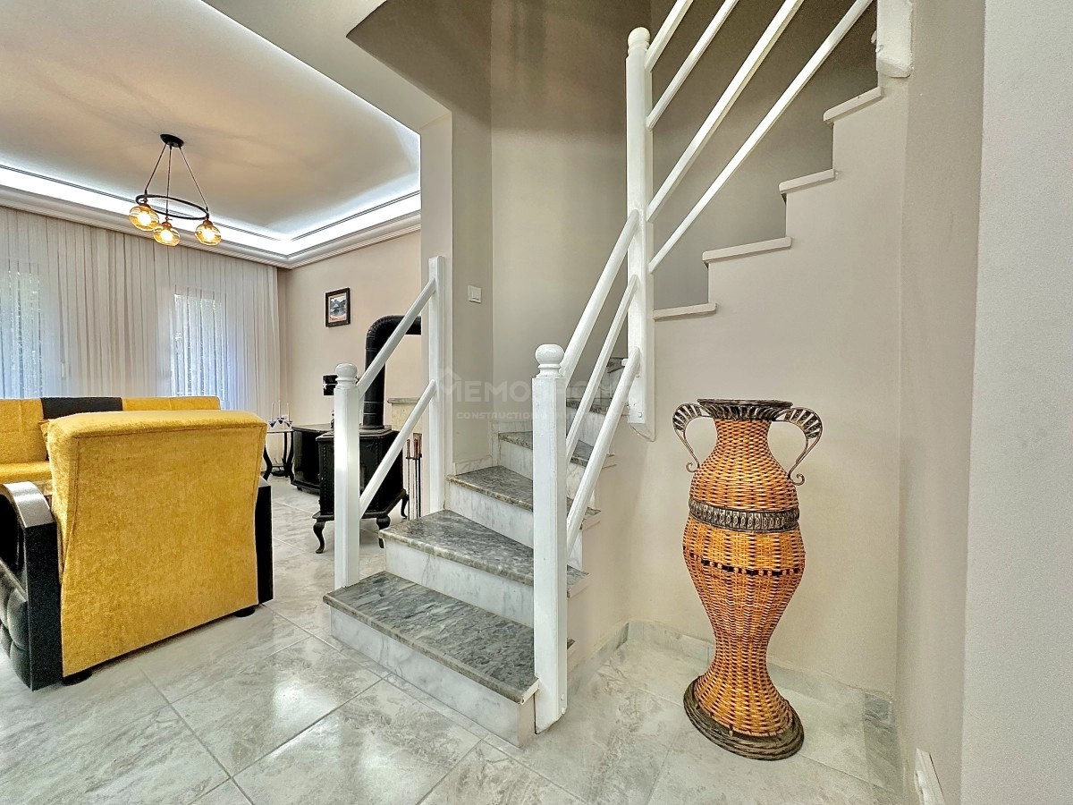 Demirtas 3+1 Duplex Villa Near Sea