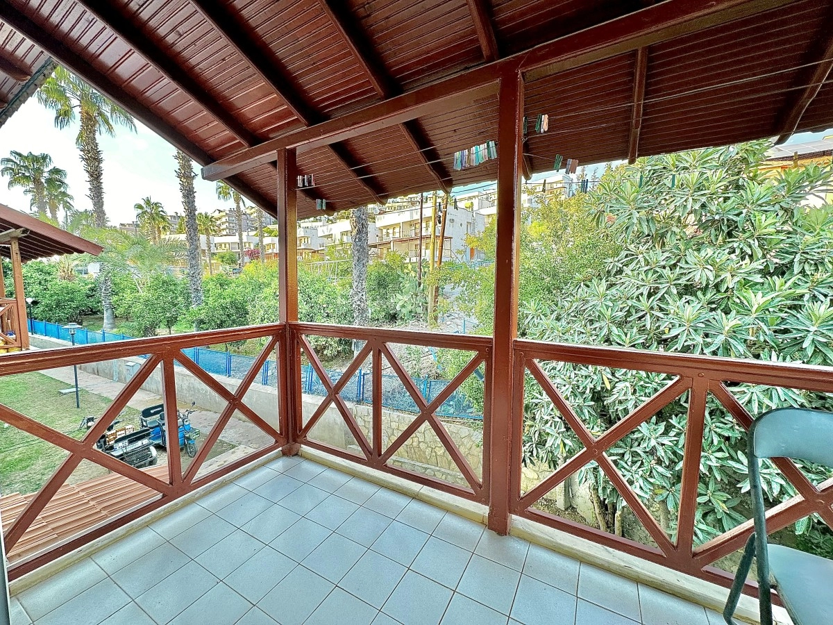 Demirtas 3+1 Duplex Villa Near Sea