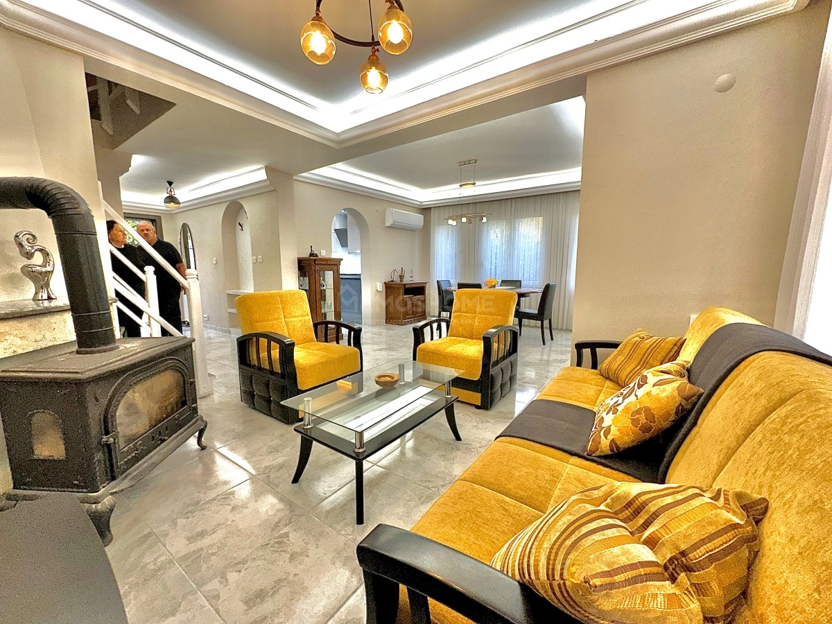 Demirtas 3+1 Duplex Villa Near Sea