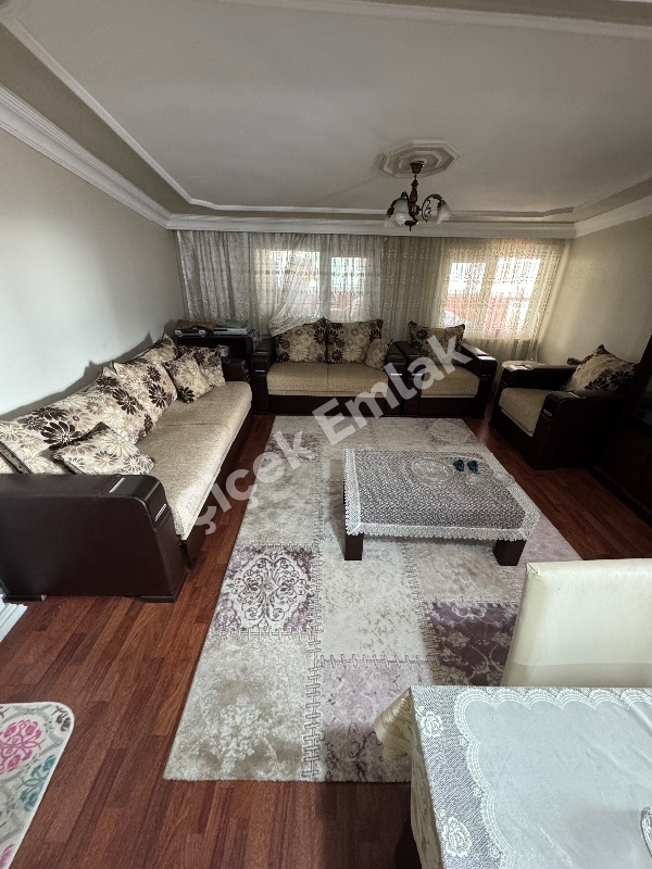 Yeşilpınar'da 3+1 Çatı Katı Büyük Teraslı Satılık Daire