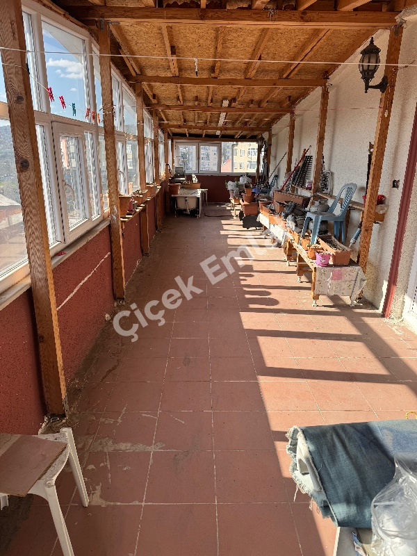 Yeşilpınar'da 3+1 Çatı Katı Büyük Teraslı Satılık Daire