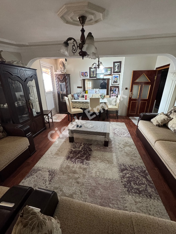 Yeşilpınar'da 3+1 Çatı Katı Büyük Teraslı Satılık Daire