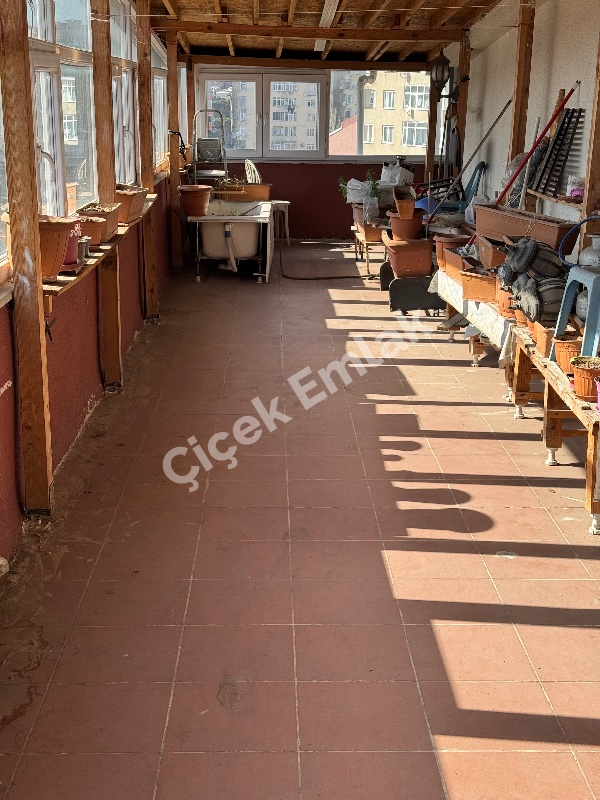 Yeşilpınar'da 3+1 Çatı Katı Büyük Teraslı Satılık Daire