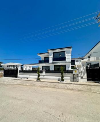 ARITMA YOLU ÜZERİNDE 330 M² ARSA İÇERİSİNDE ÖZEL HAVUZLU OTOPARKLI TAM MÜSTAKİL 4+1 AYRI MUTFAKLI AKILLI EV SİSTEMLİ LÜKS VİLLA 