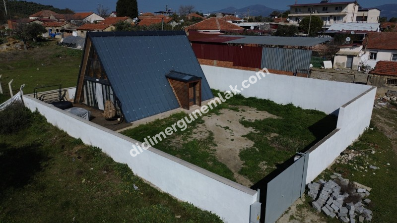 DİDİM BALAT KÖYÜNDE 307 m² ARSA İÇERİSİNDE 2+1 MÜSTAKİL EŞYALI SATILIK AHŞAP EV 