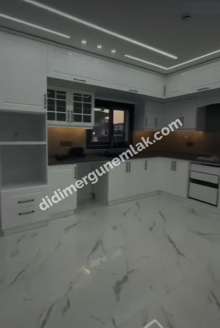ARITMA YOLU ÜZERİNDE 330 M² ARSA İÇERİSİNDE ÖZEL HAVUZLU OTOPARKLI TAM MÜSTAKİL 4+1 AYRI MUTFAKLI AKILLI EV SİSTEMLİ LÜKS VİLLA 