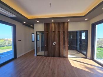 Girne Edremit Bölgesinde Ultra Lüks SATILIK 4+1 VİLLA