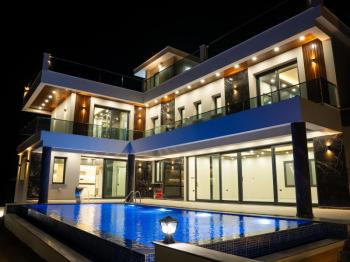 Girne Edremit Bölgesinde Ultra Lüks SATILIK 4+1 VİLLA