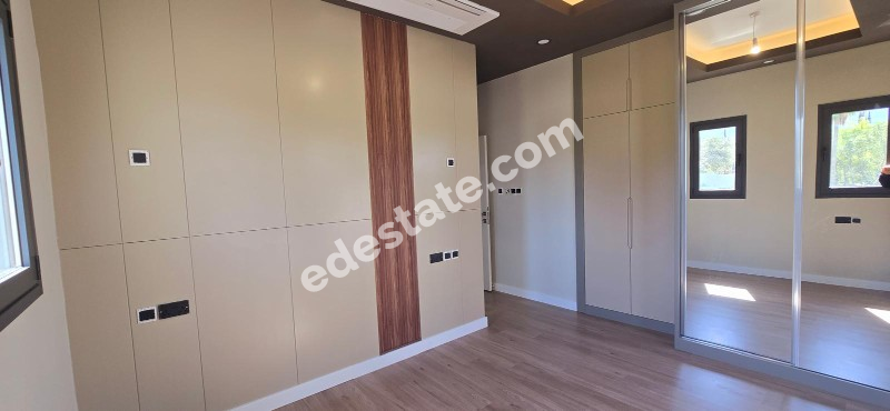 Girne Edremit Bölgesinde Ultra Lüks SATILIK 4+1 VİLLA