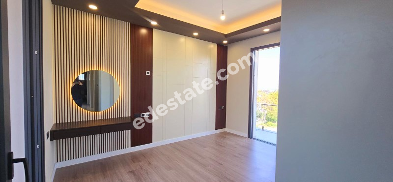 Girne Edremit Bölgesinde Ultra Lüks SATILIK 4+1 VİLLA
